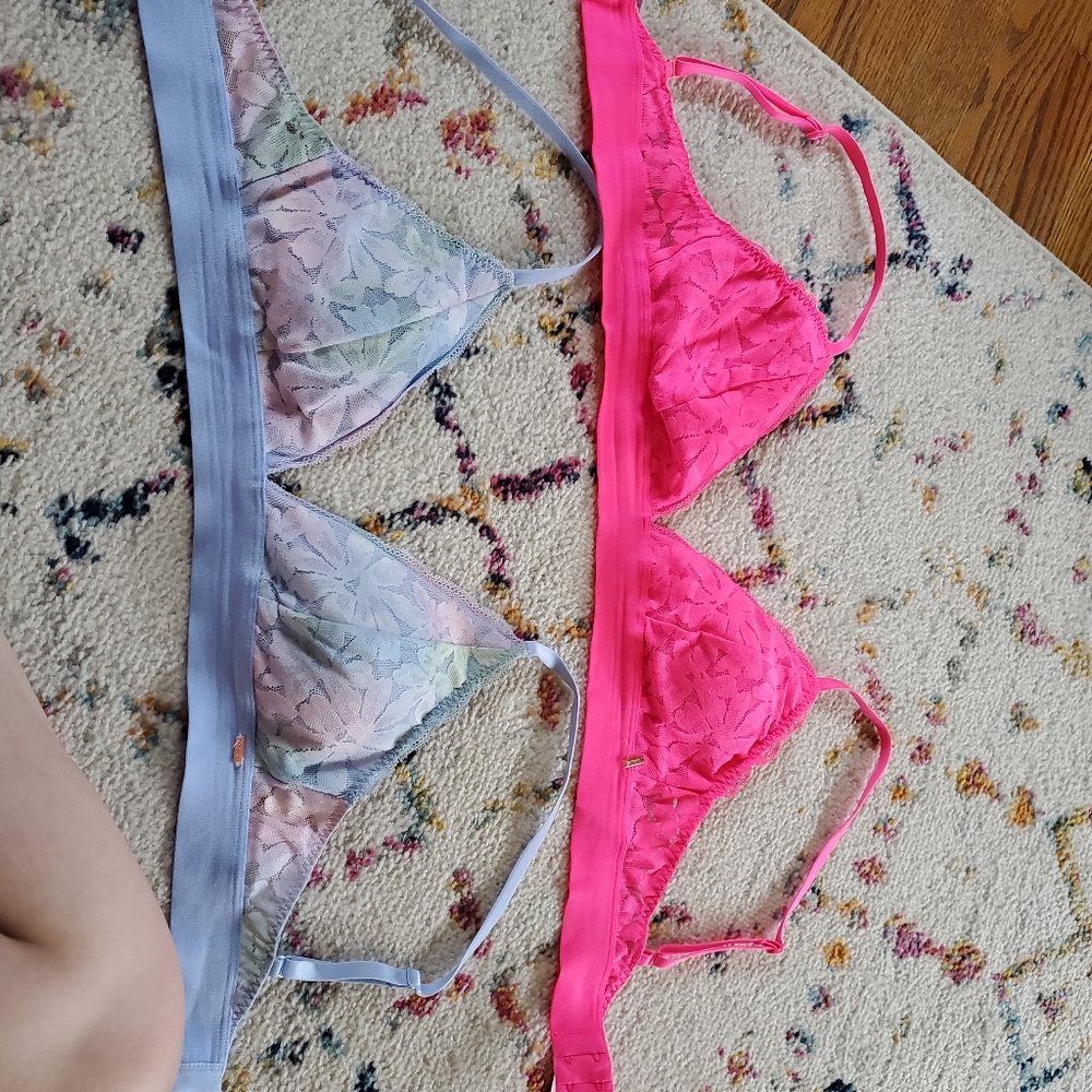 2 pink bras